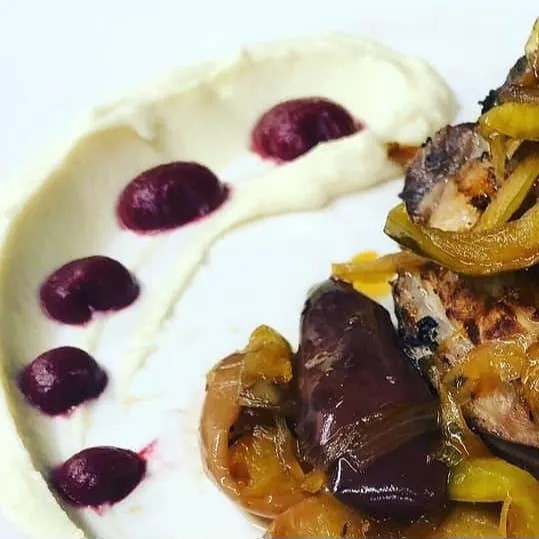 Image alt description