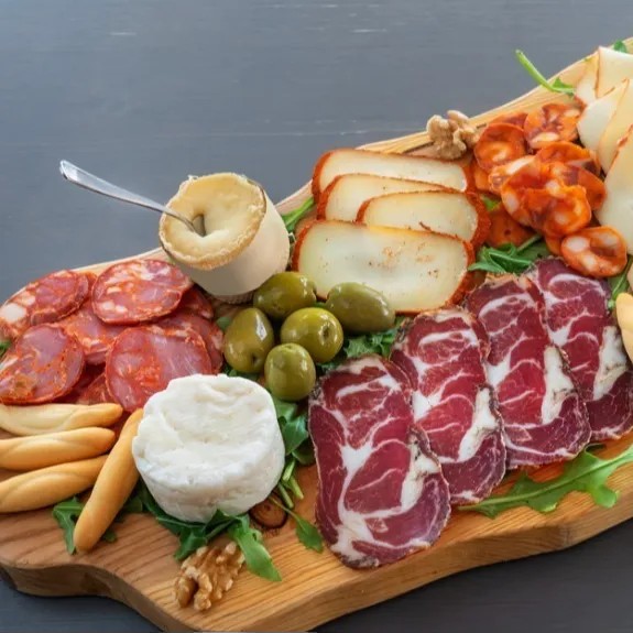 Image alt description