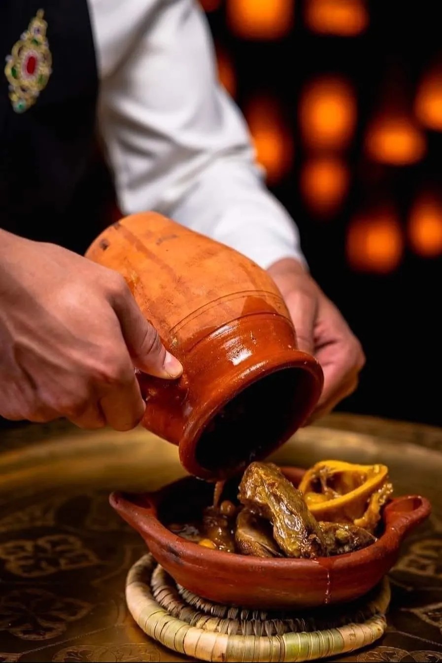 Image alt description