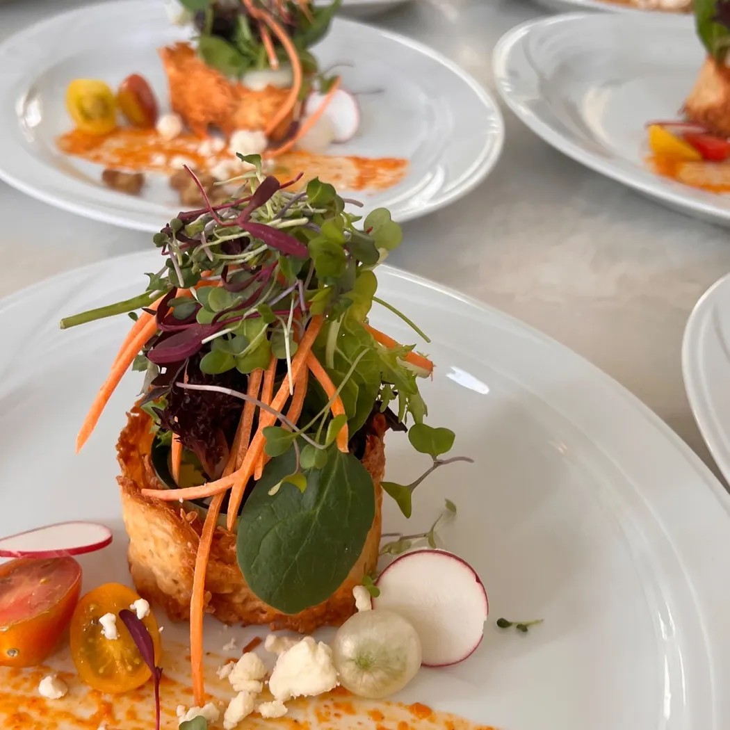 Image alt description