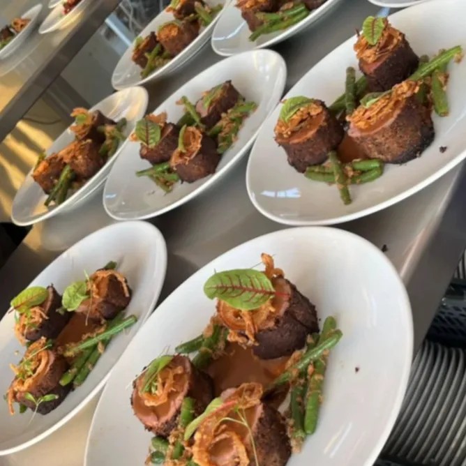 Image alt description