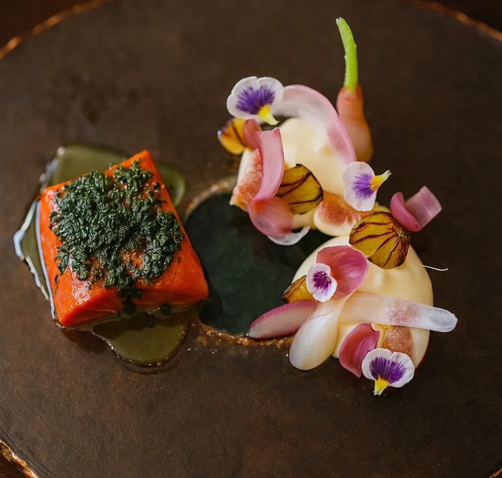 Image alt description