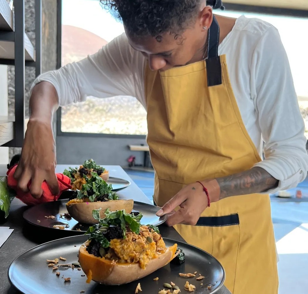 Image alt description