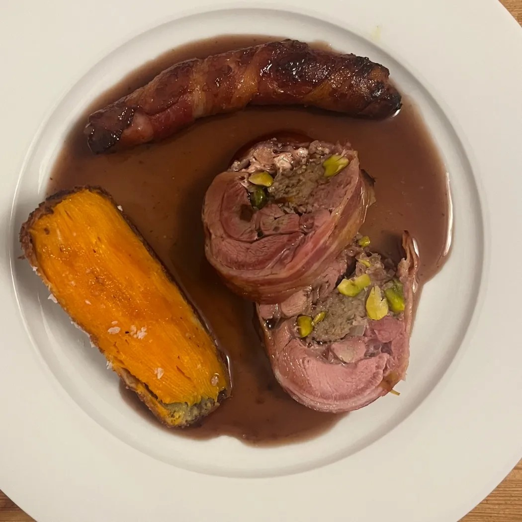 Image alt description