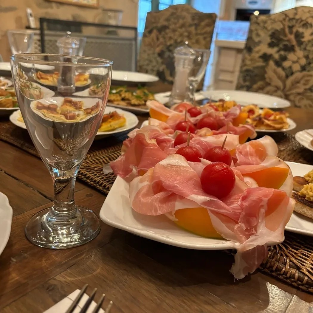 Image alt description