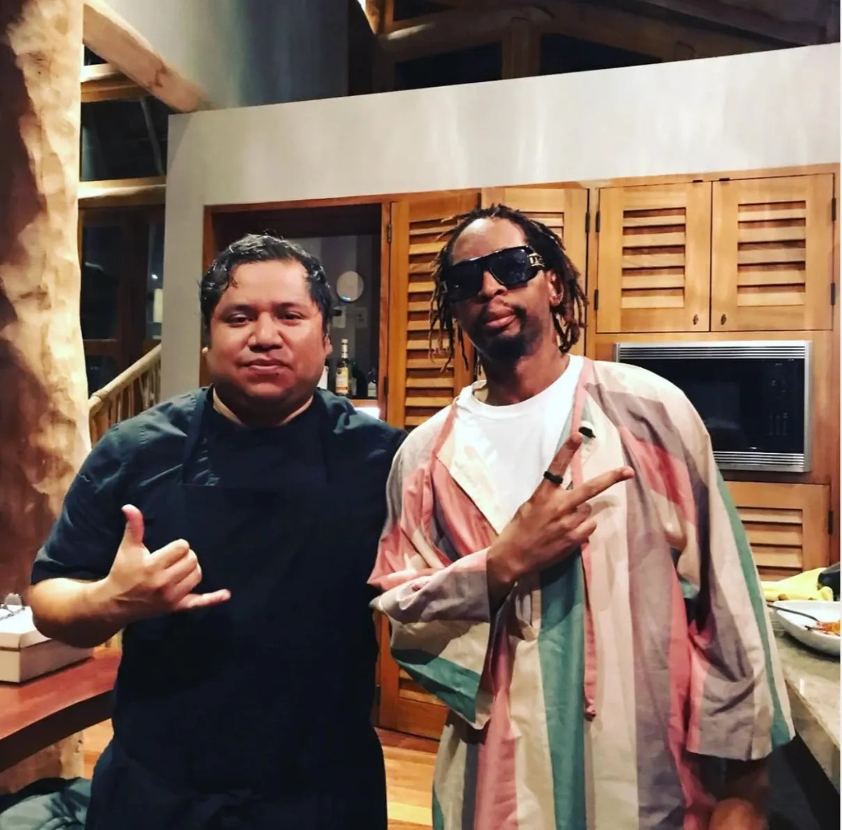 Image alt description