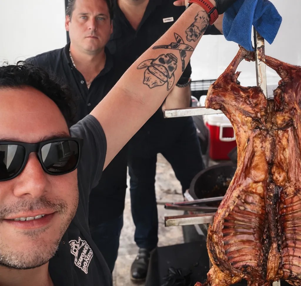 Image alt description