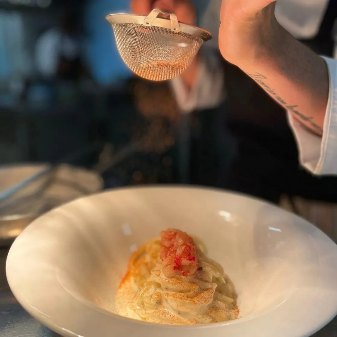 Image alt description