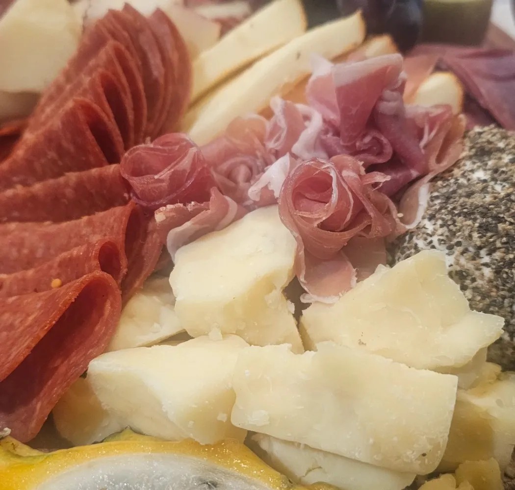 Image alt description