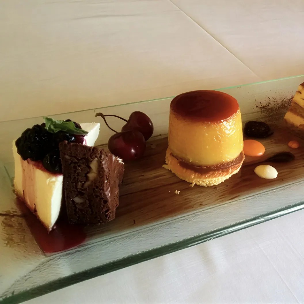 Image alt description