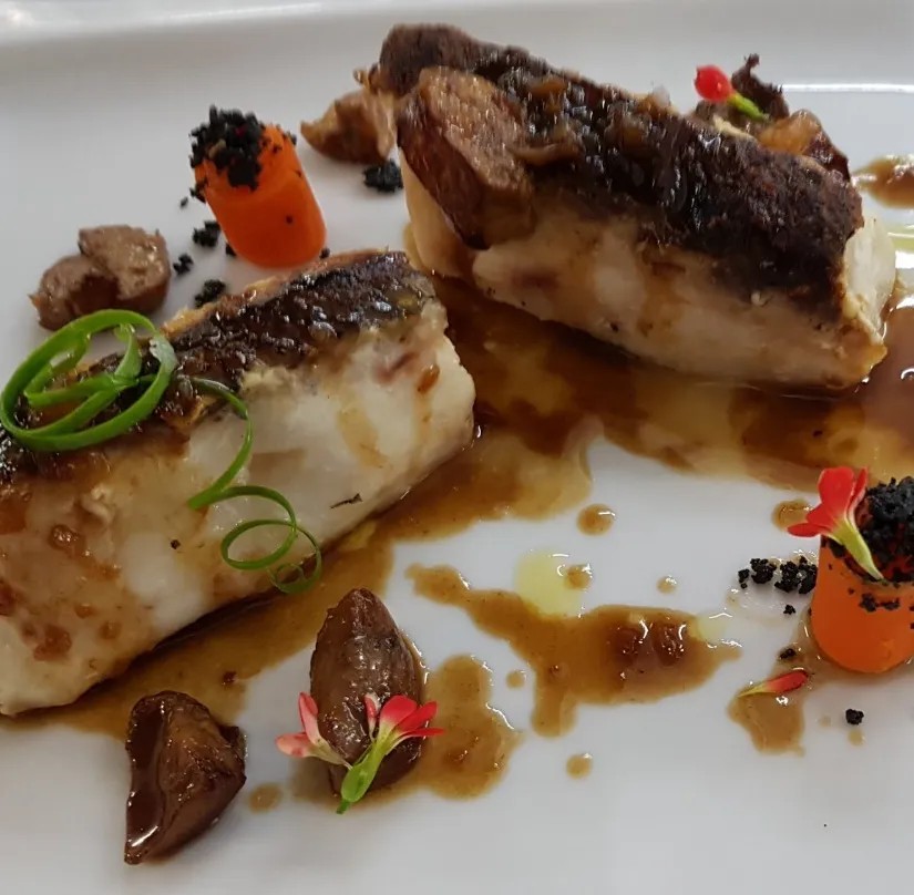 Image alt description