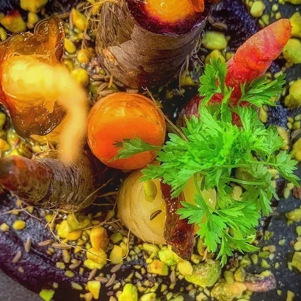 Image alt description