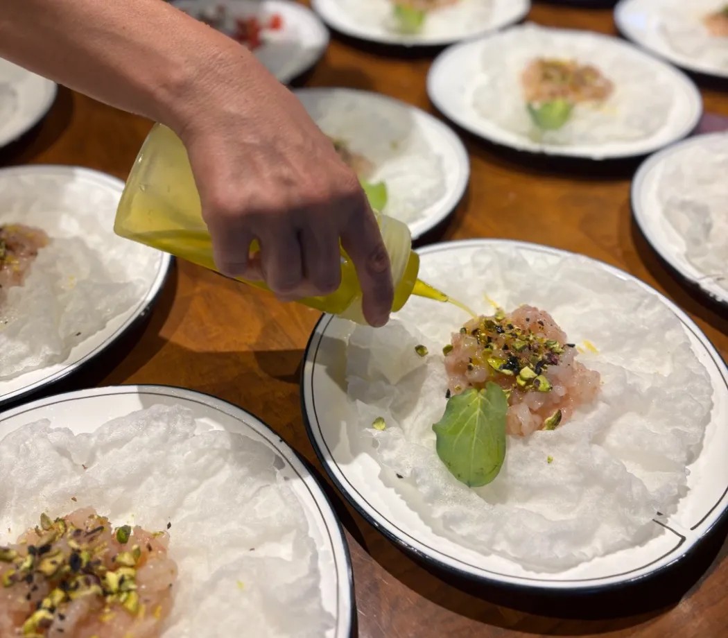 Image alt description