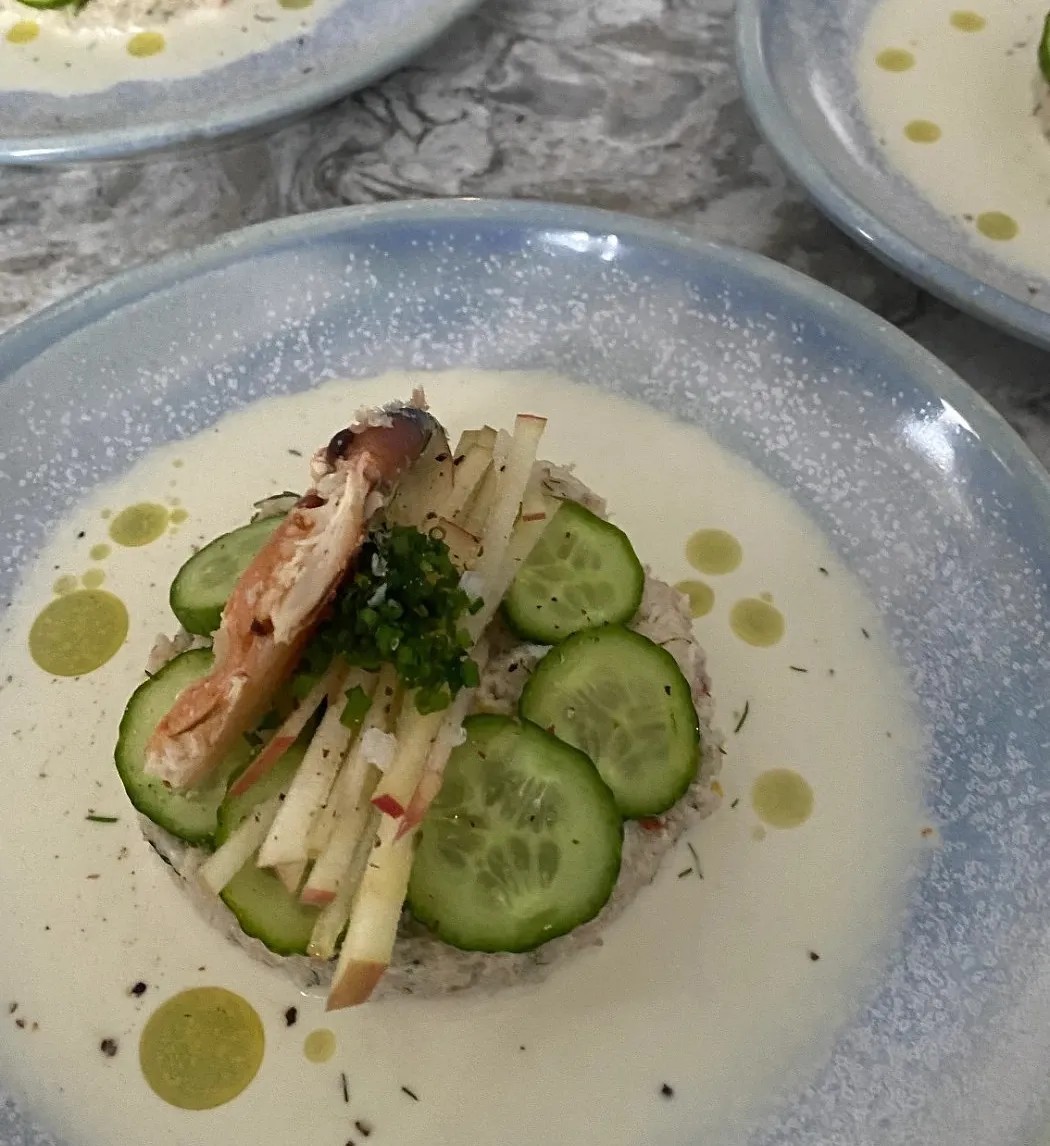 Image alt description