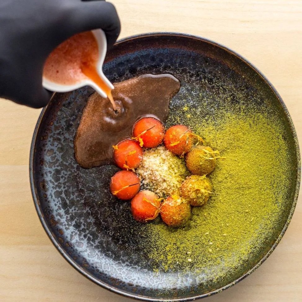 Image alt description