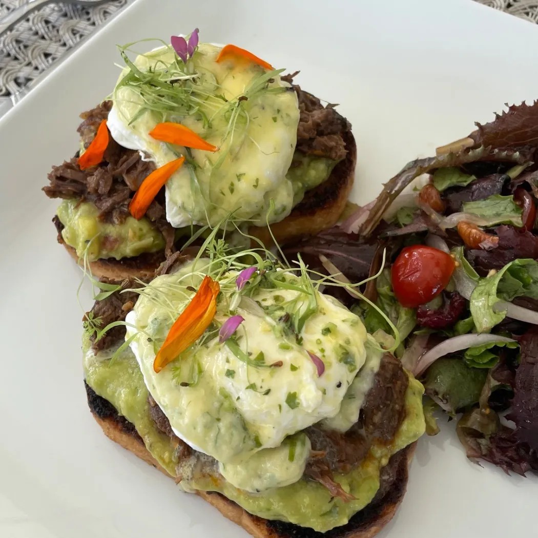 Image alt description