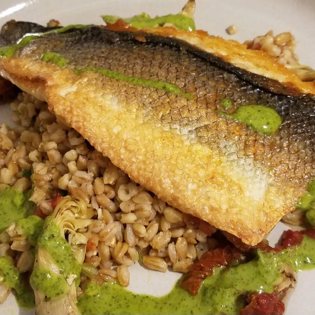 Image alt description