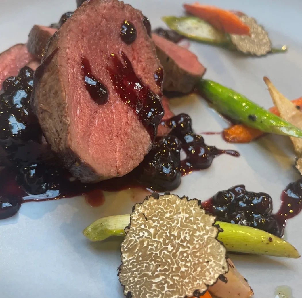 Image alt description