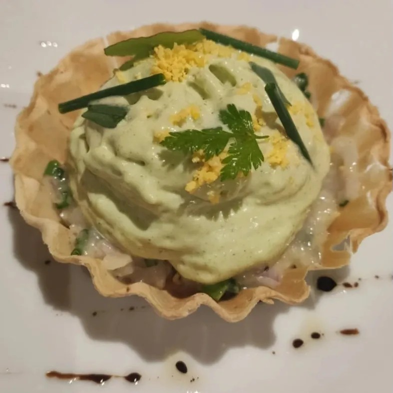 Image alt description