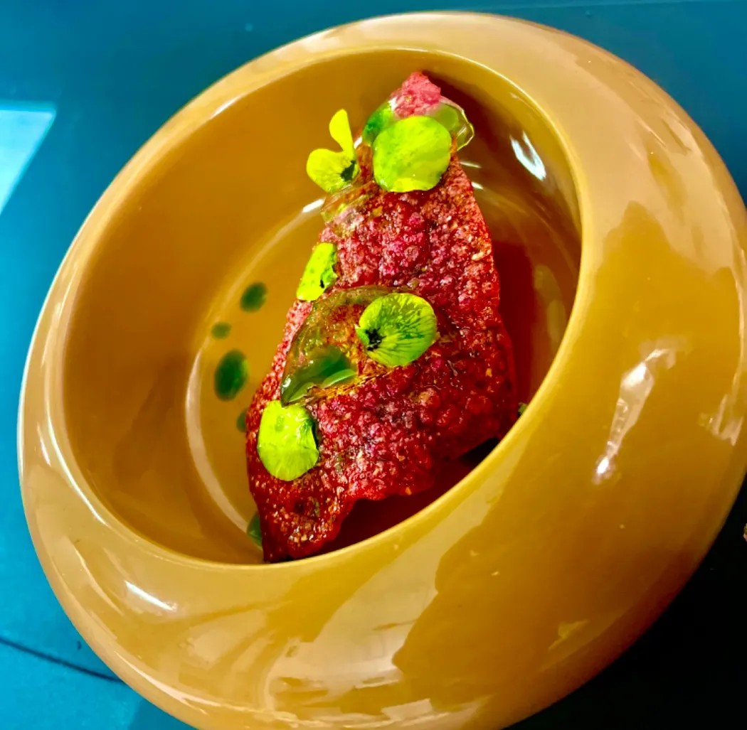 Image alt description