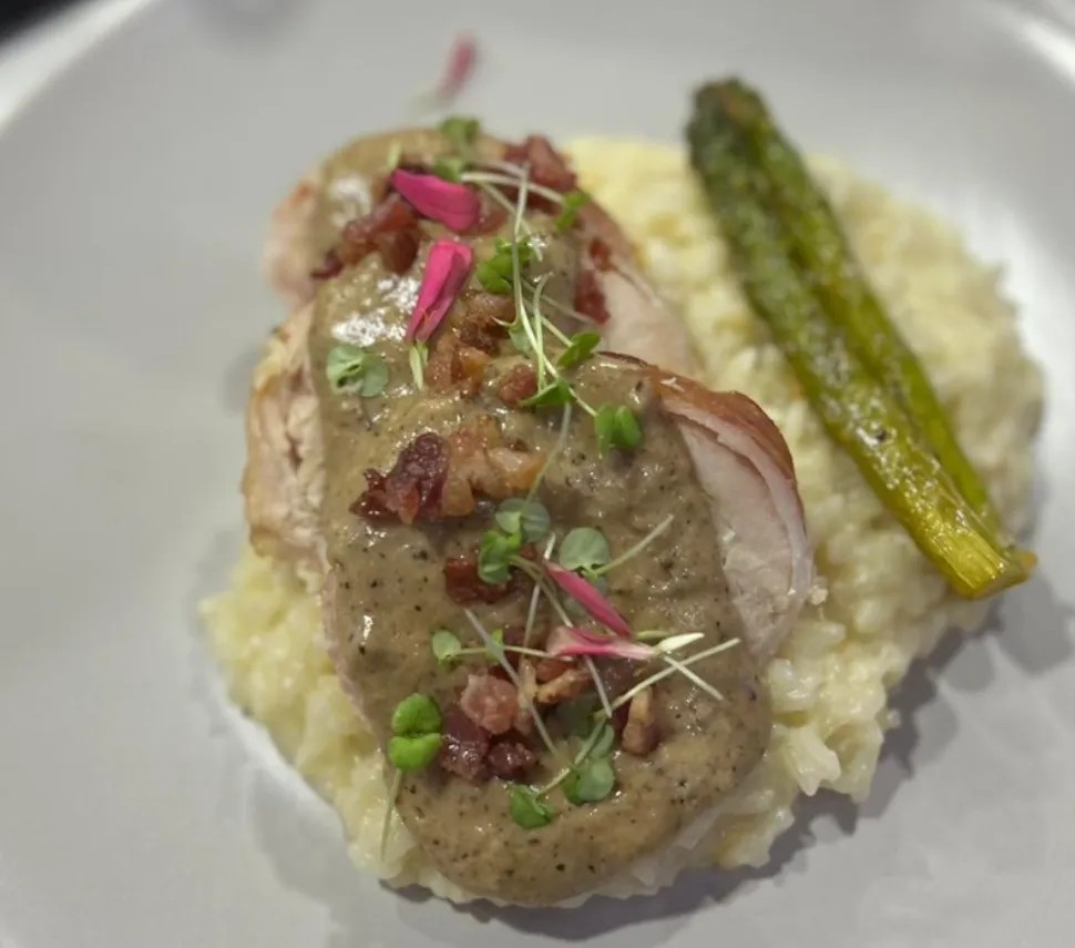 Image alt description