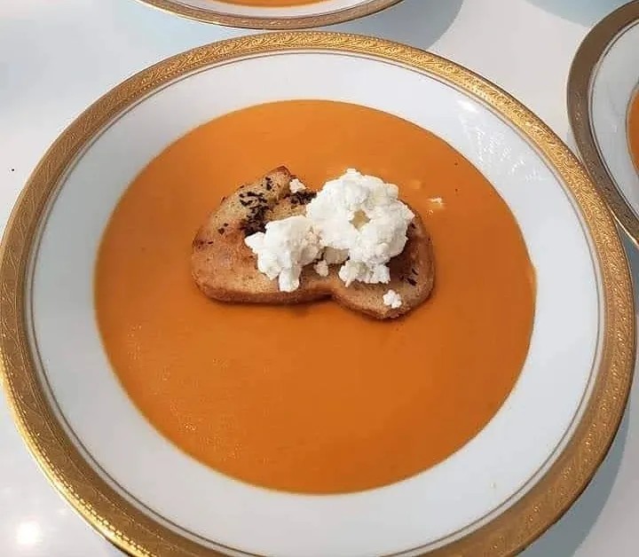 Image alt description