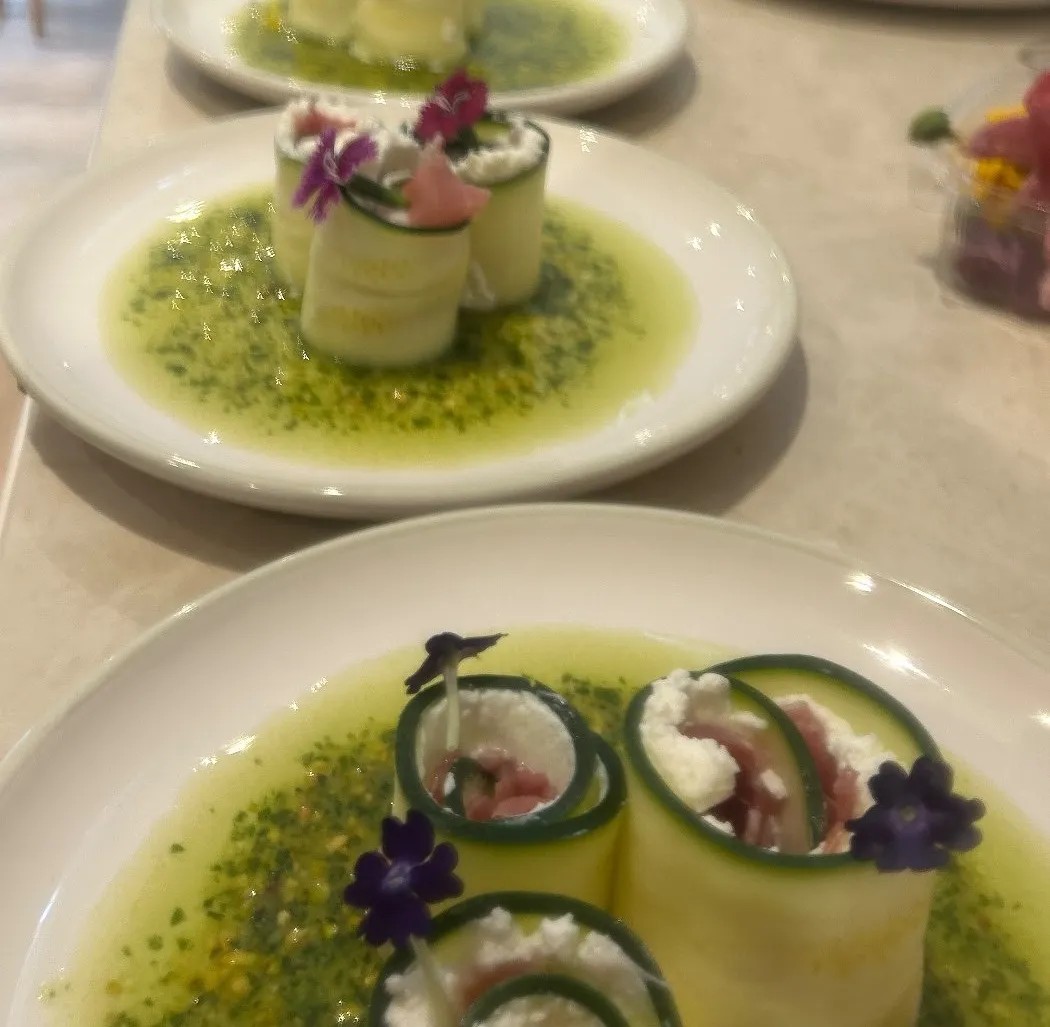 Image alt description