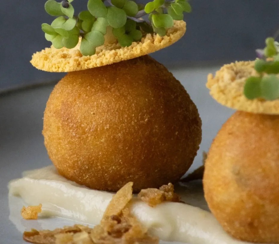 Image alt description