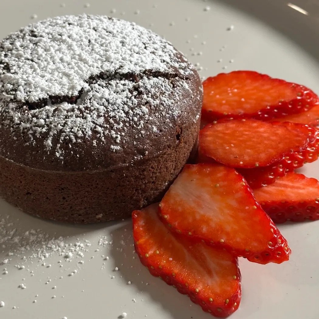 Image alt description