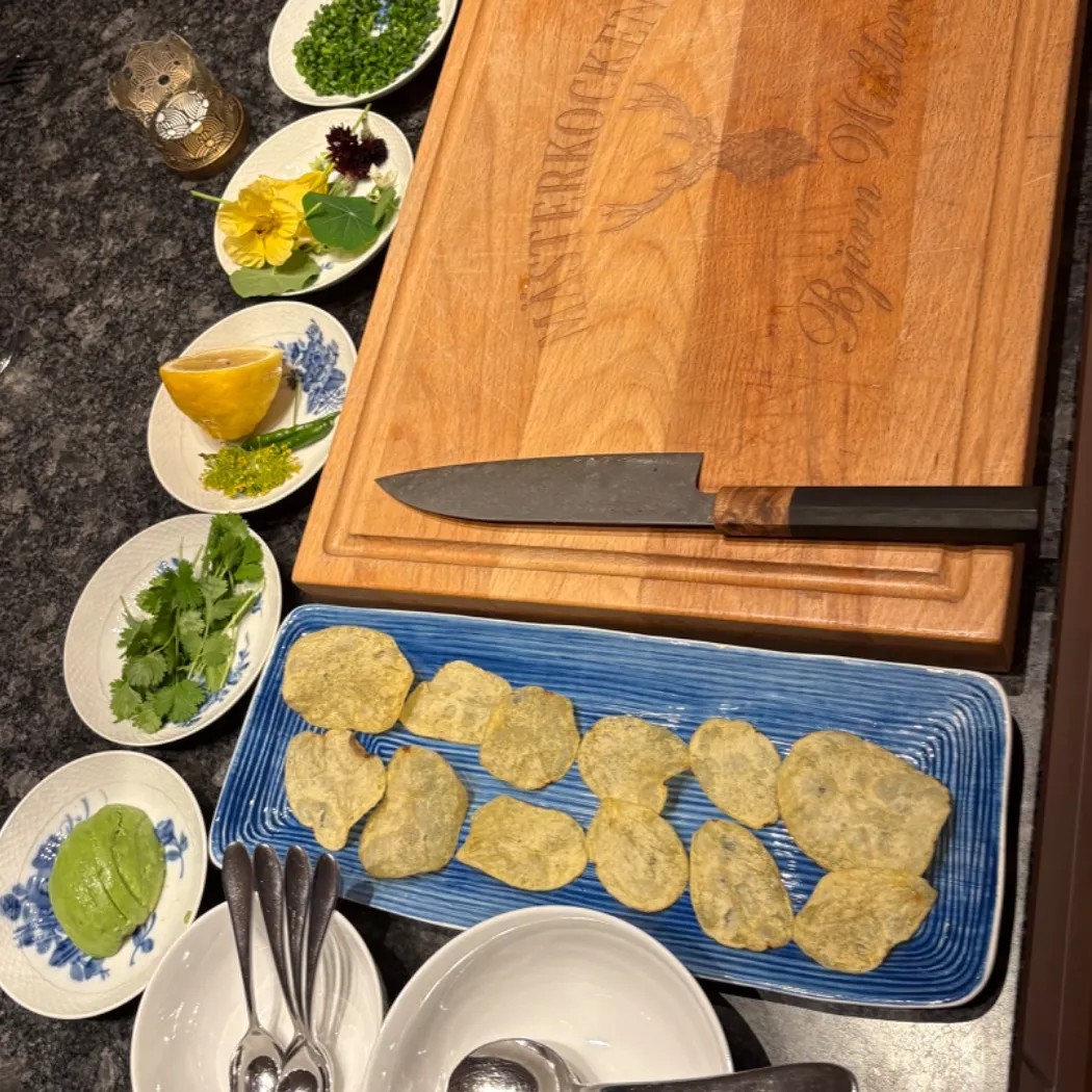 Image alt description