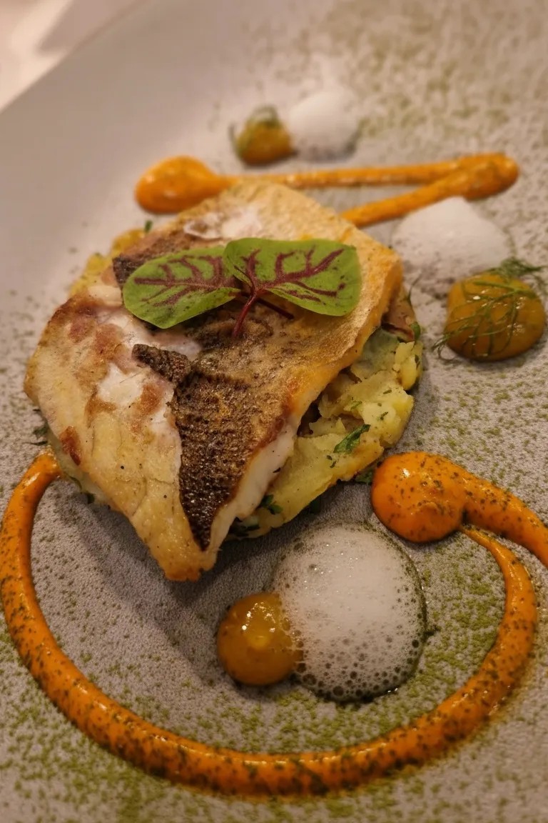 Image alt description