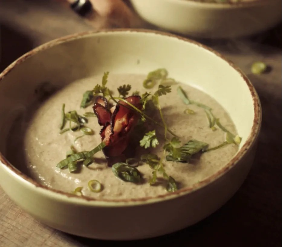 Image alt description