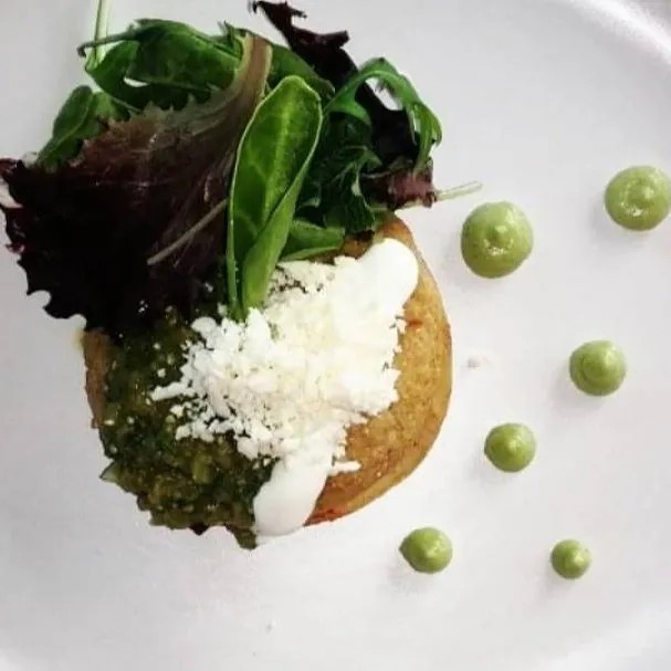 Image alt description