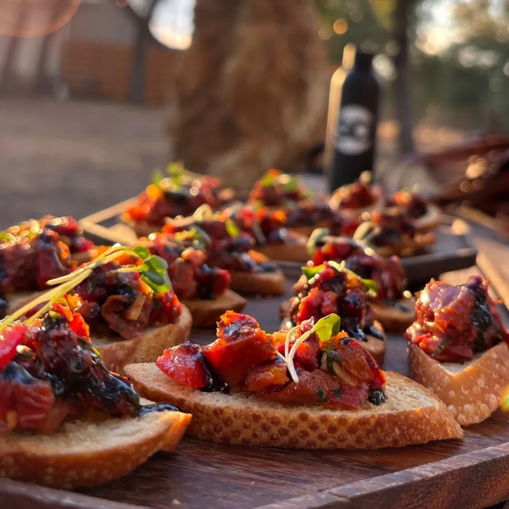 Image alt description