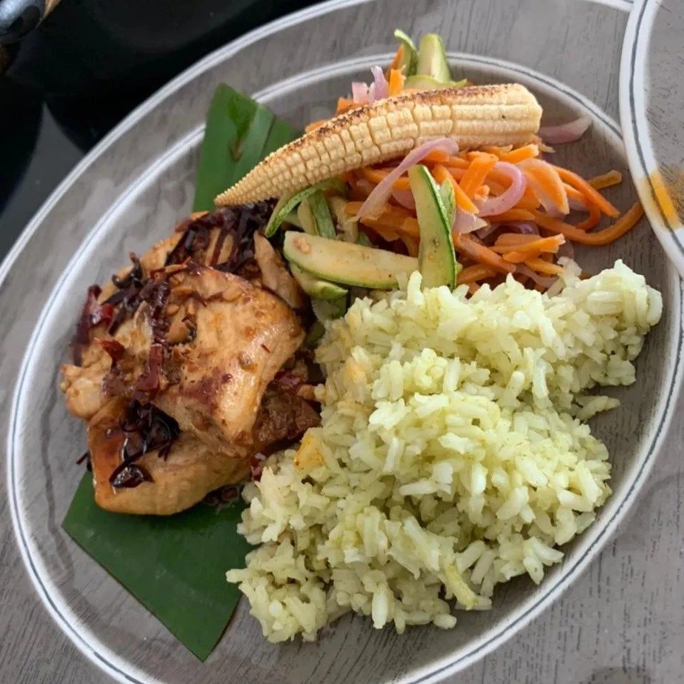 Image alt description