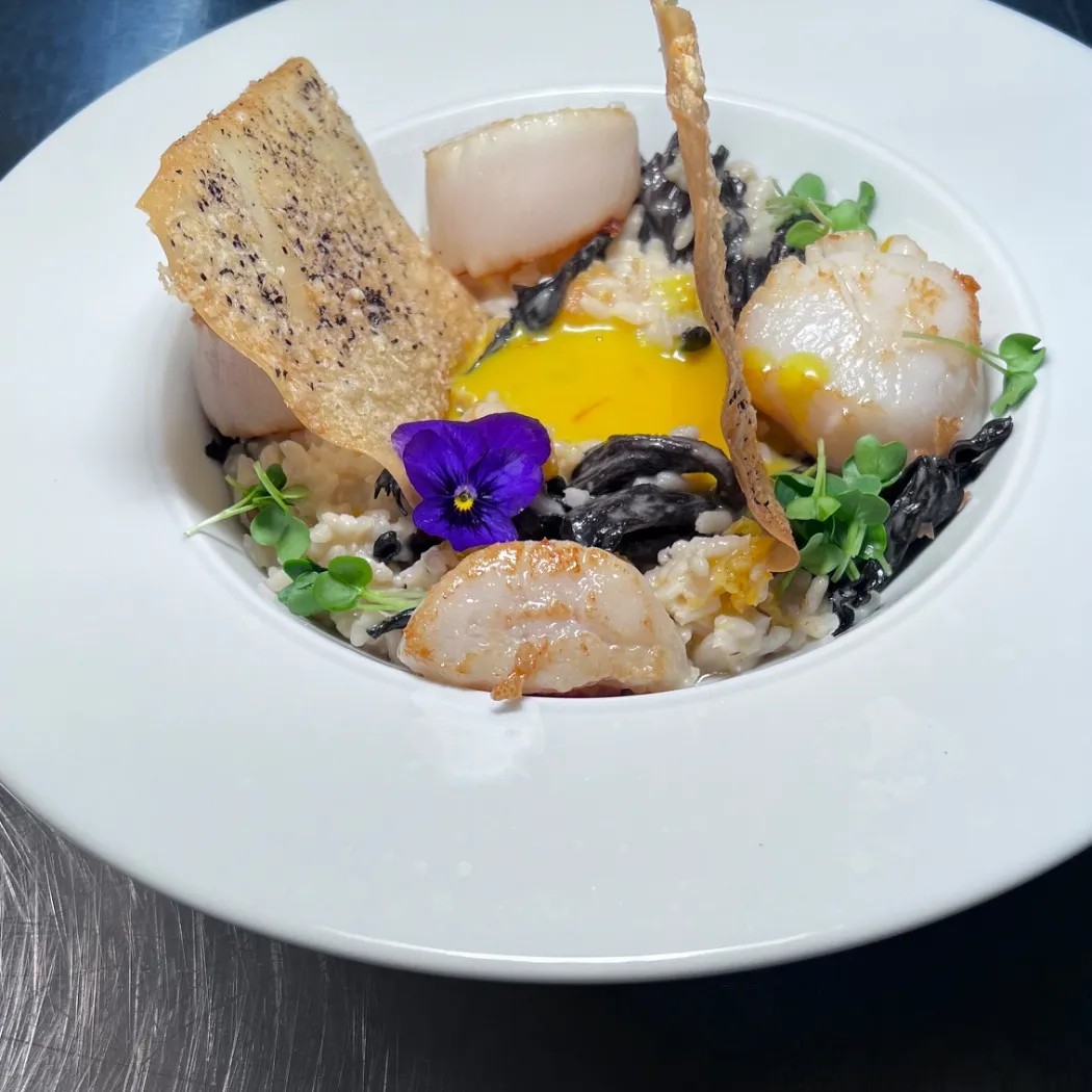 Image alt description