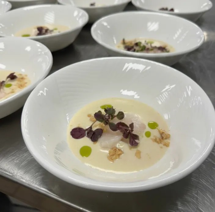 Image alt description