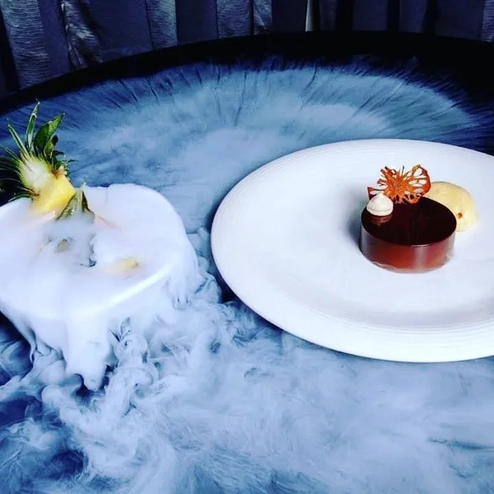 Image alt description