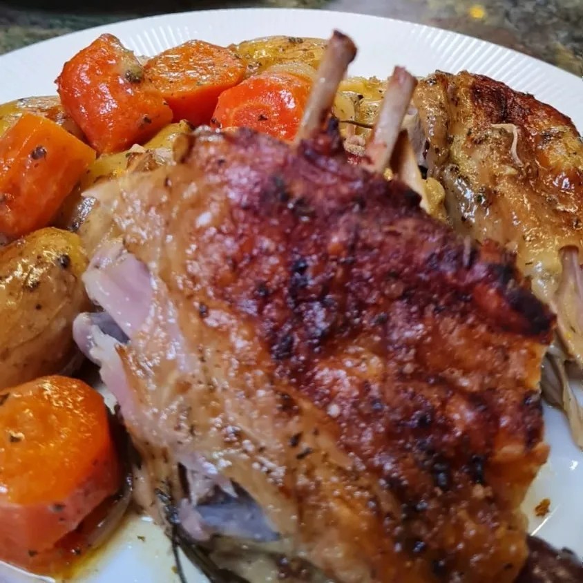 Image alt description