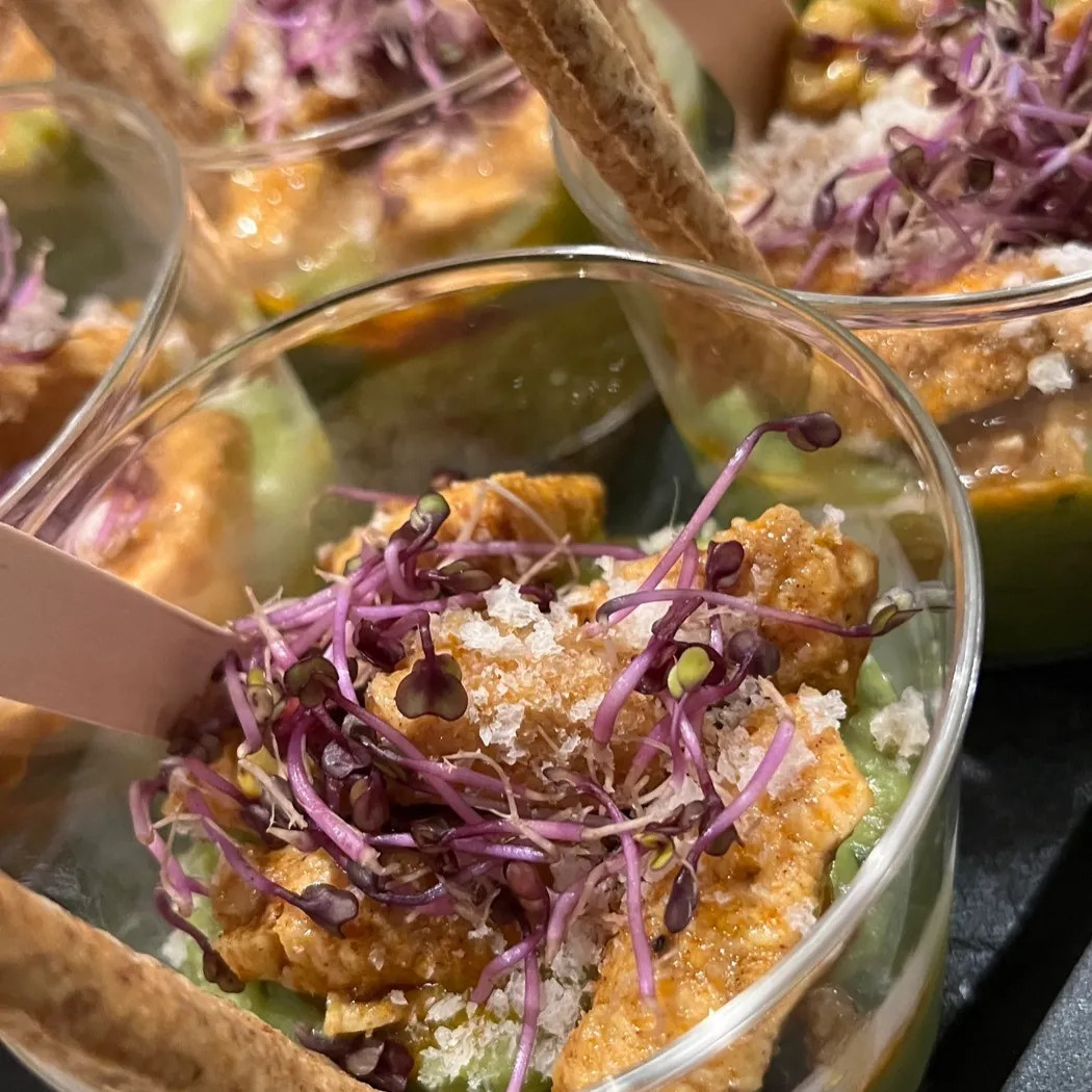 Image alt description