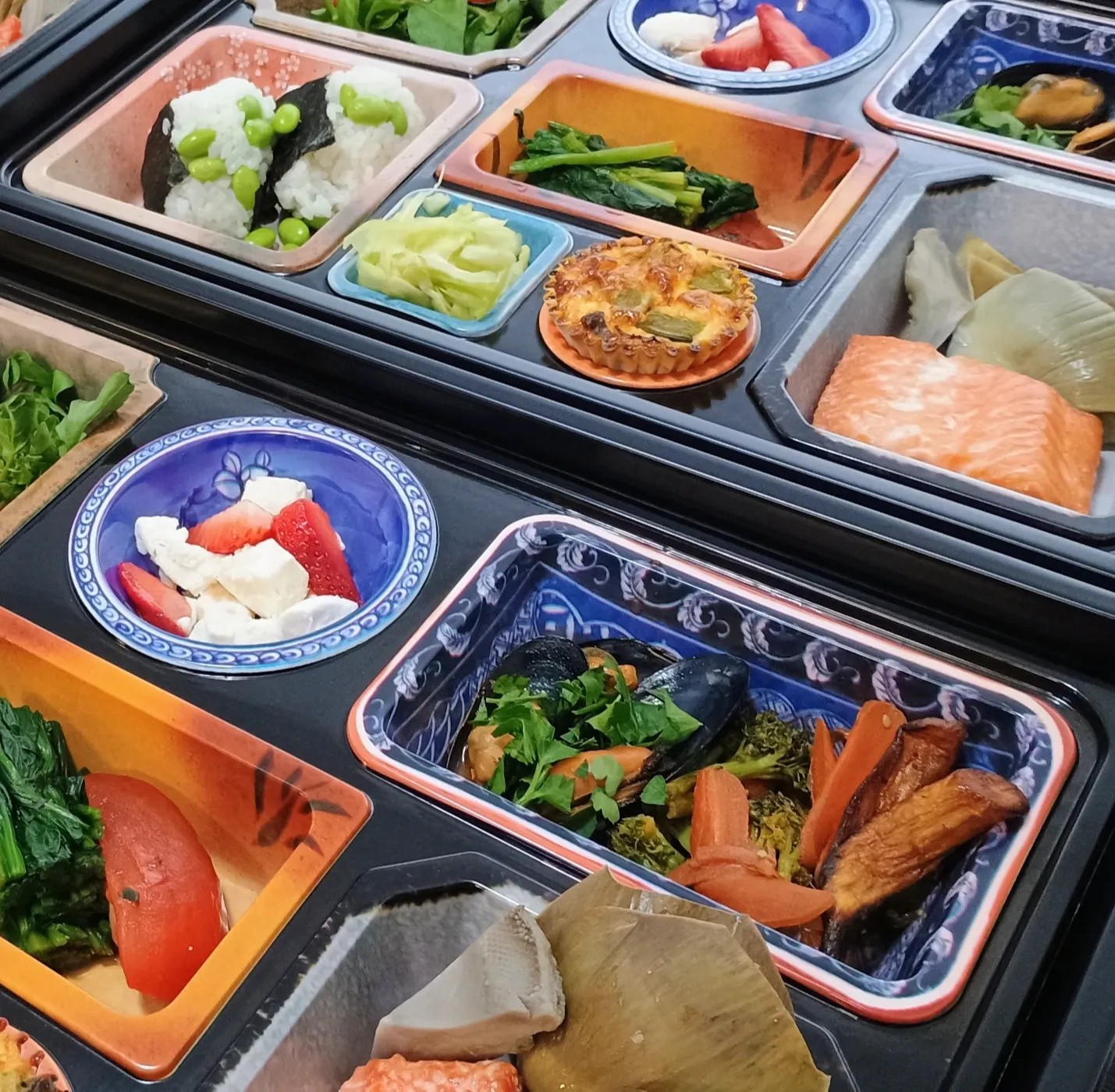 Image alt description