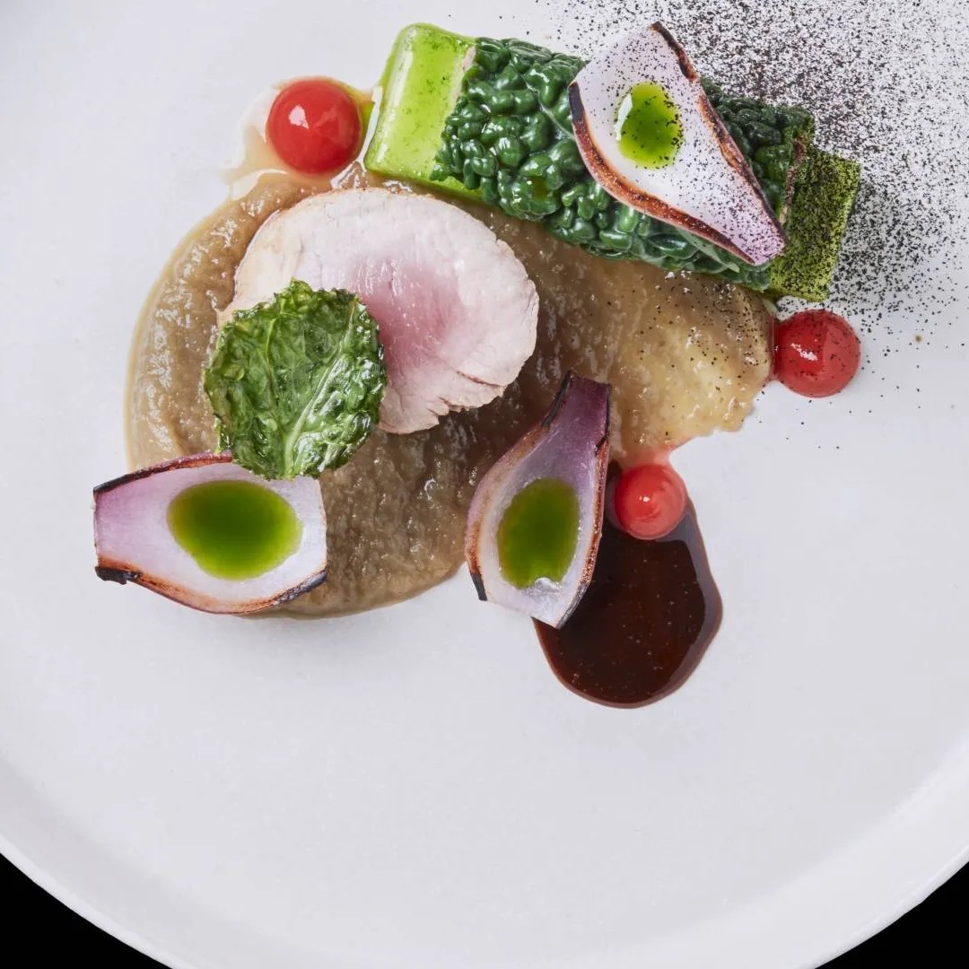 Image alt description