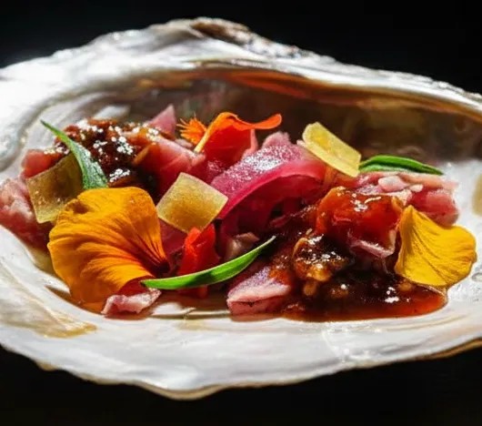 Image alt description