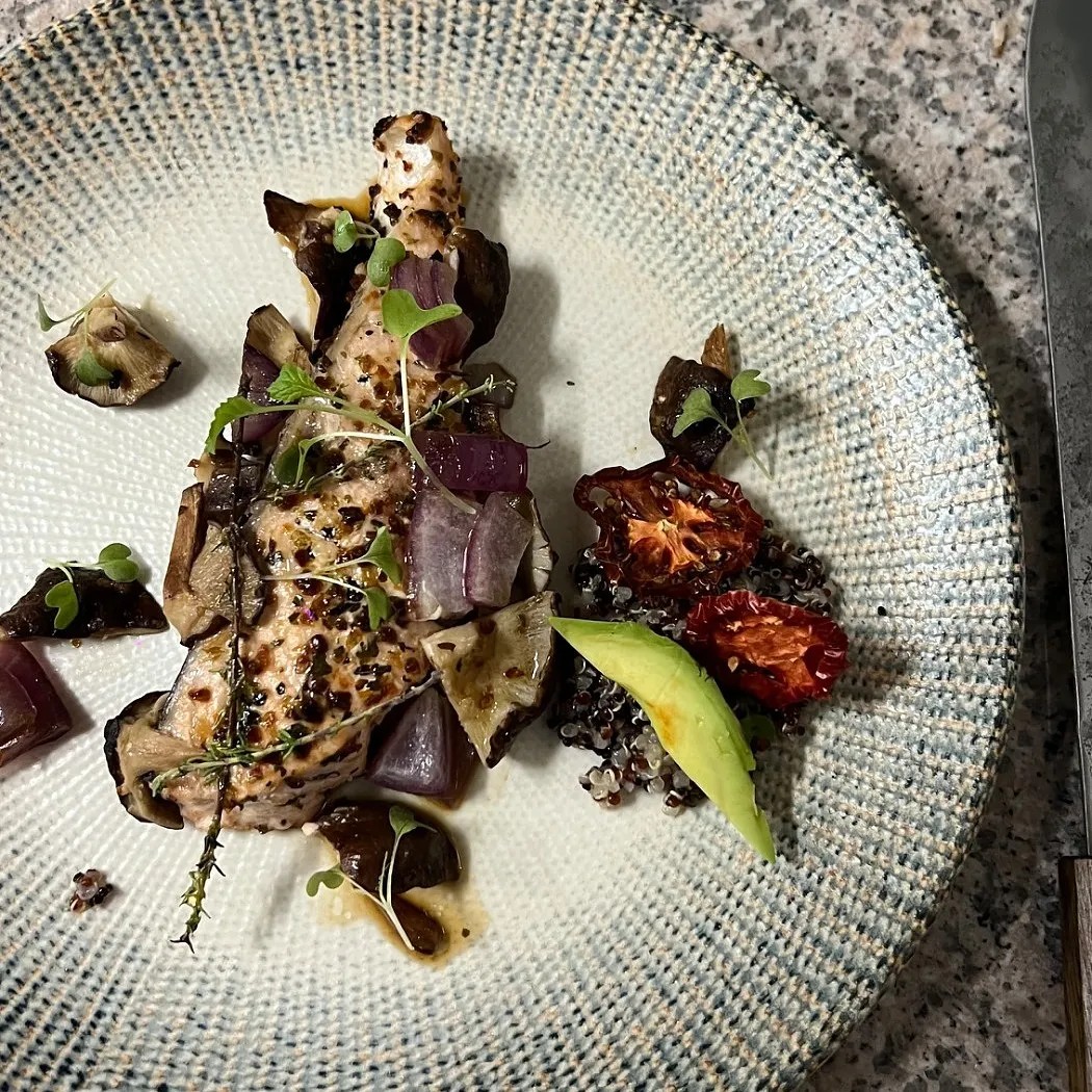 Image alt description