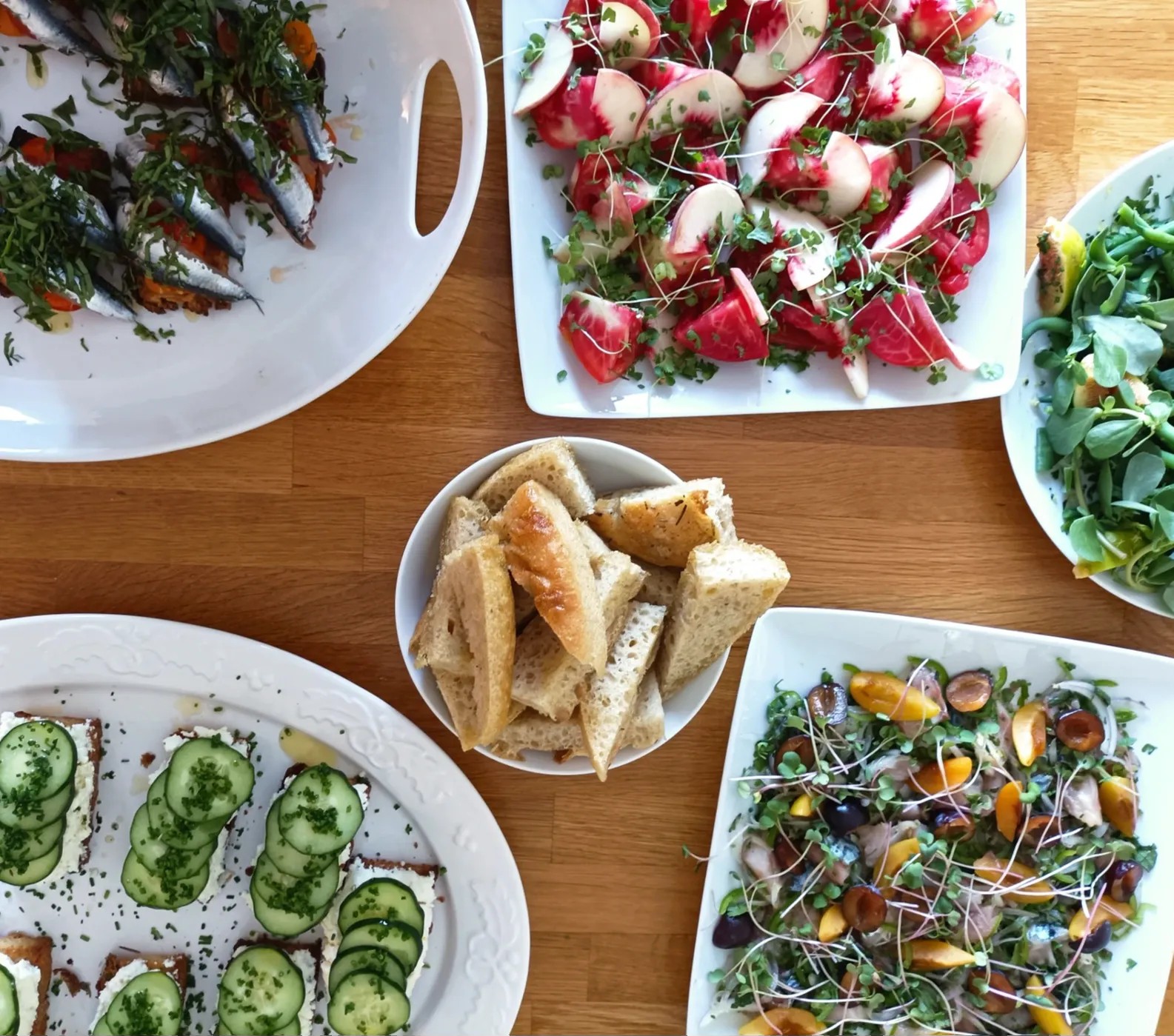 Image alt description