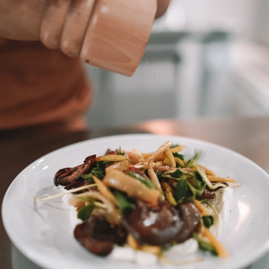 Image alt description