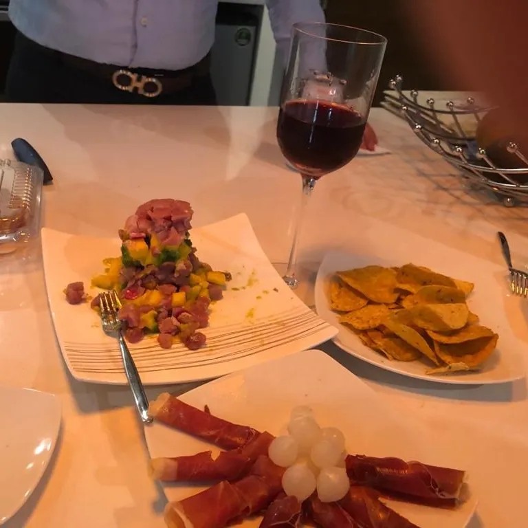 Image alt description