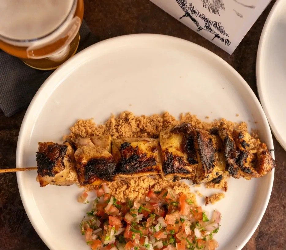 Image alt description