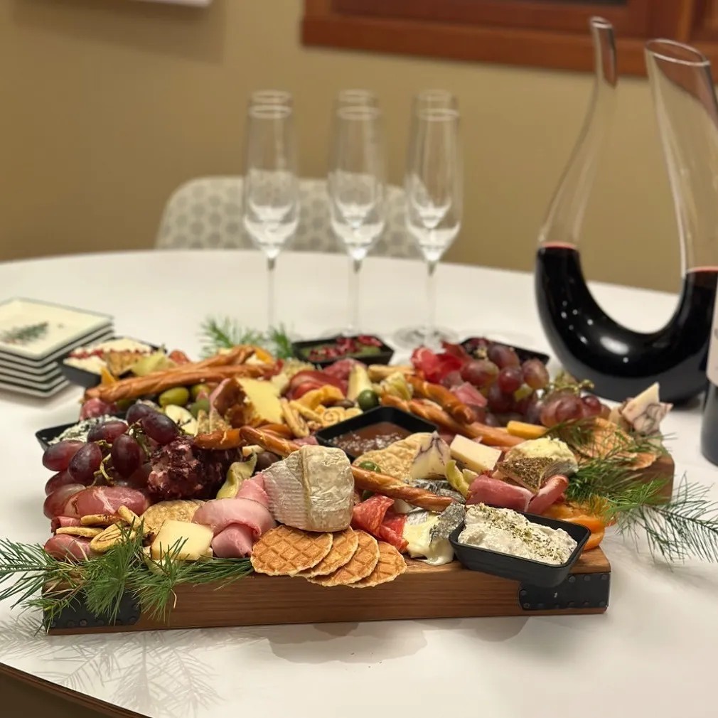 Image alt description