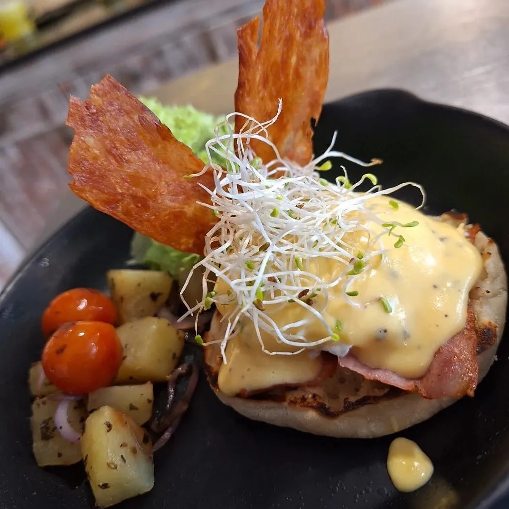 Image alt description